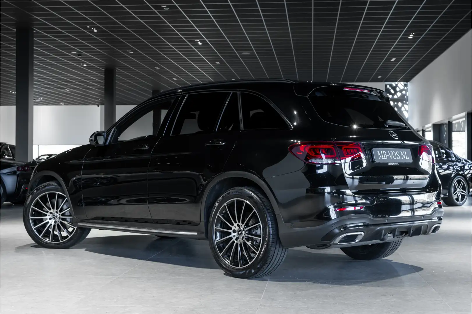 Mercedes-Benz GLC 200 4-M AMG Night|Panorama|20"|Trekhaak|MBUX|Spoorpakk Zwart - 2