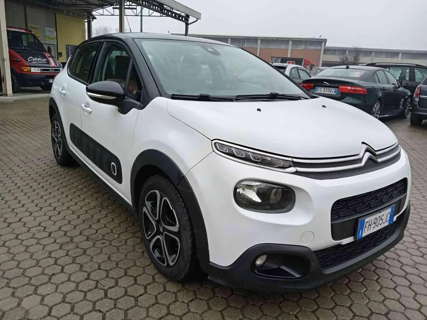 Citroen C3 1.6 BlueHDi ADATTA NEOPATENTATI Blanc - 1