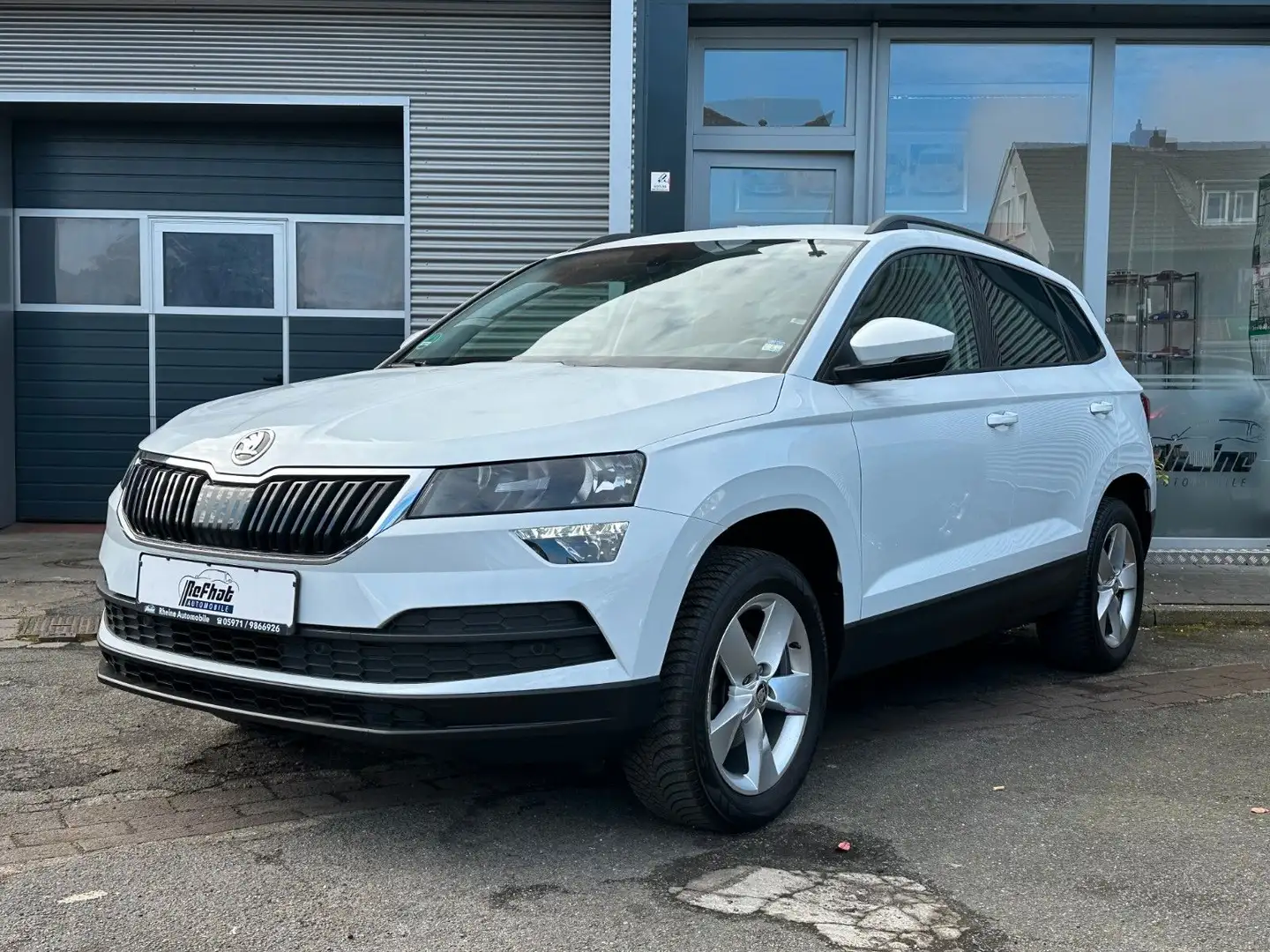 Skoda Karoq Ambition*SHZ*PDC*NAVI*AHK*MFKL*TOP* Weiß - 2