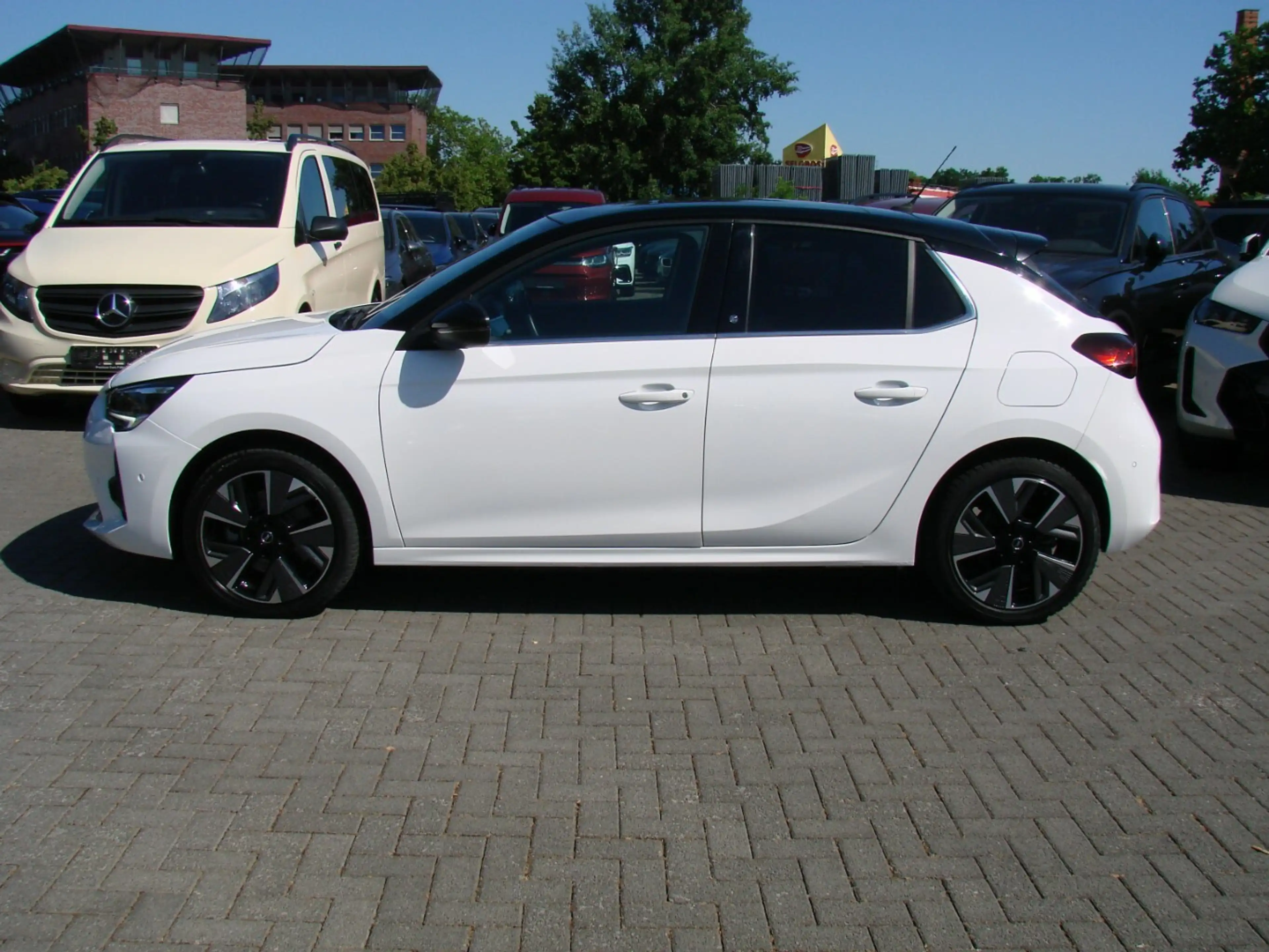 Opel Corsa-e Ultimate Pano IntelliLux LED Kamera 180º Tempomat — photo 5
