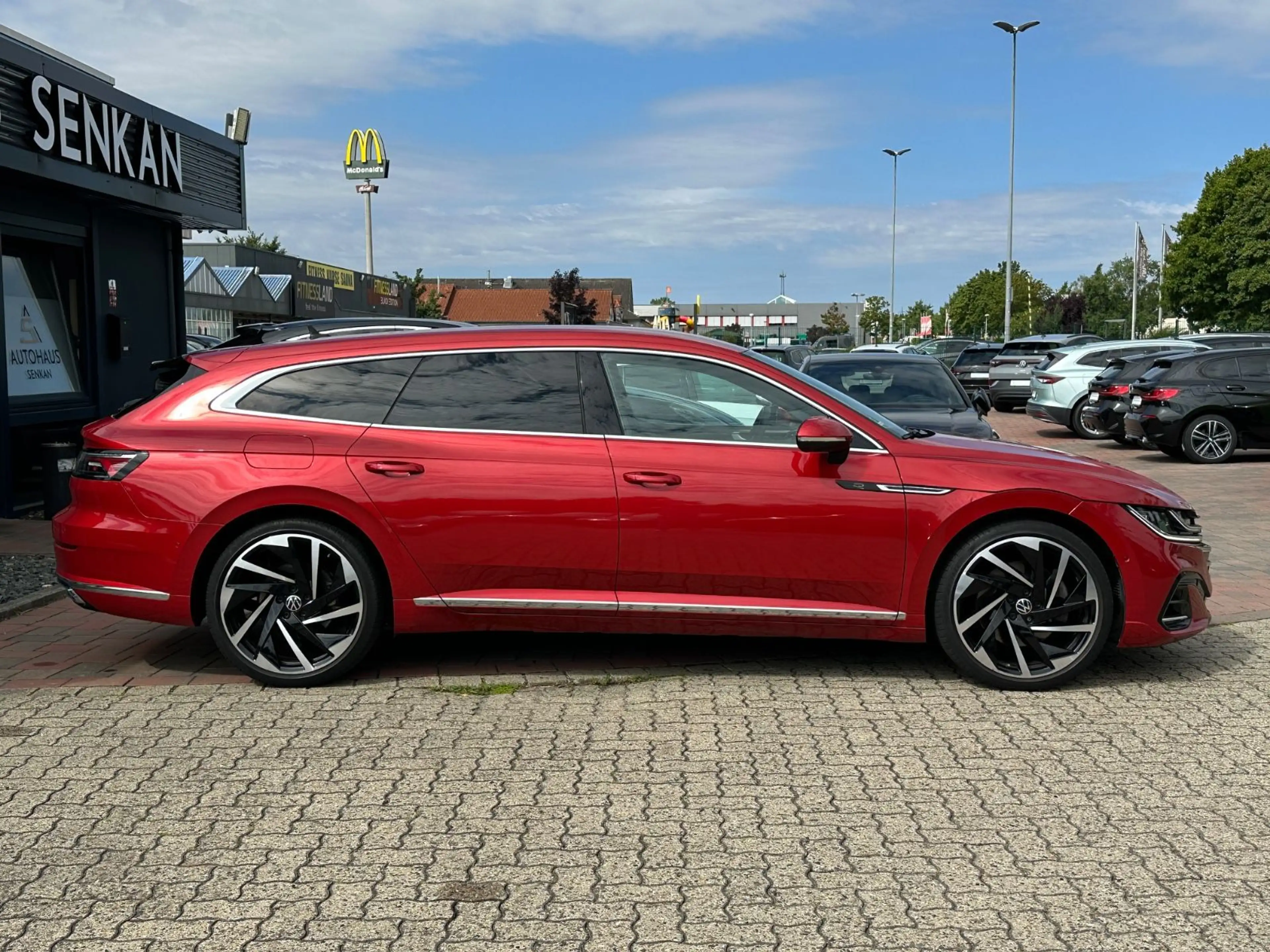 Volkswagen Arteon SB 2.0 TSI R-LINE 4M*STANDH*AHK*360°*20"* — photo 9