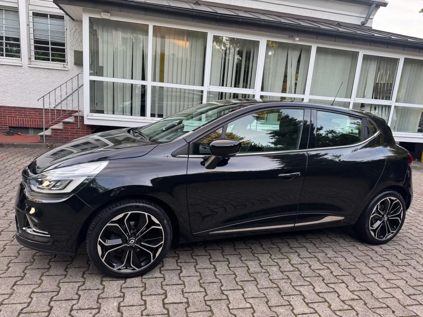 Renault Clio IV Intens/Navi/Kamera/LED/ Schwarz - 2