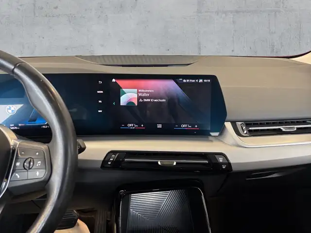 BMW 2 Series view 11