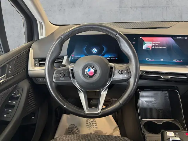 BMW 2 Series view 10