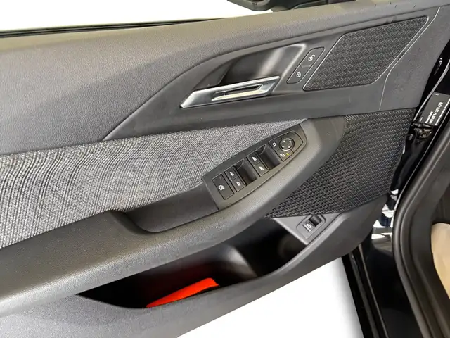 BMW 2 Series view 15