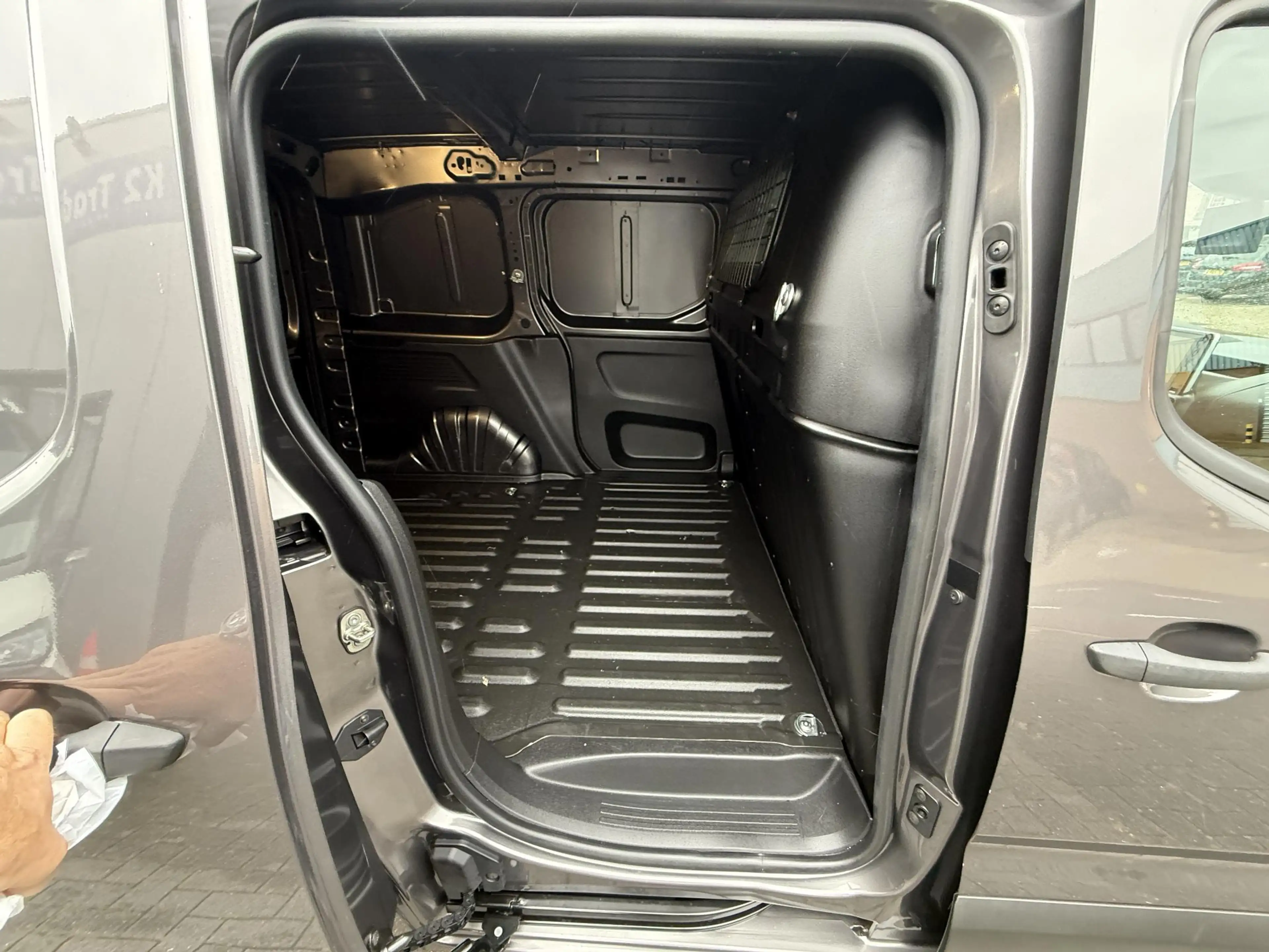 Peugeot Partner 1.5 BlueHDI Asphalt — photo 13
