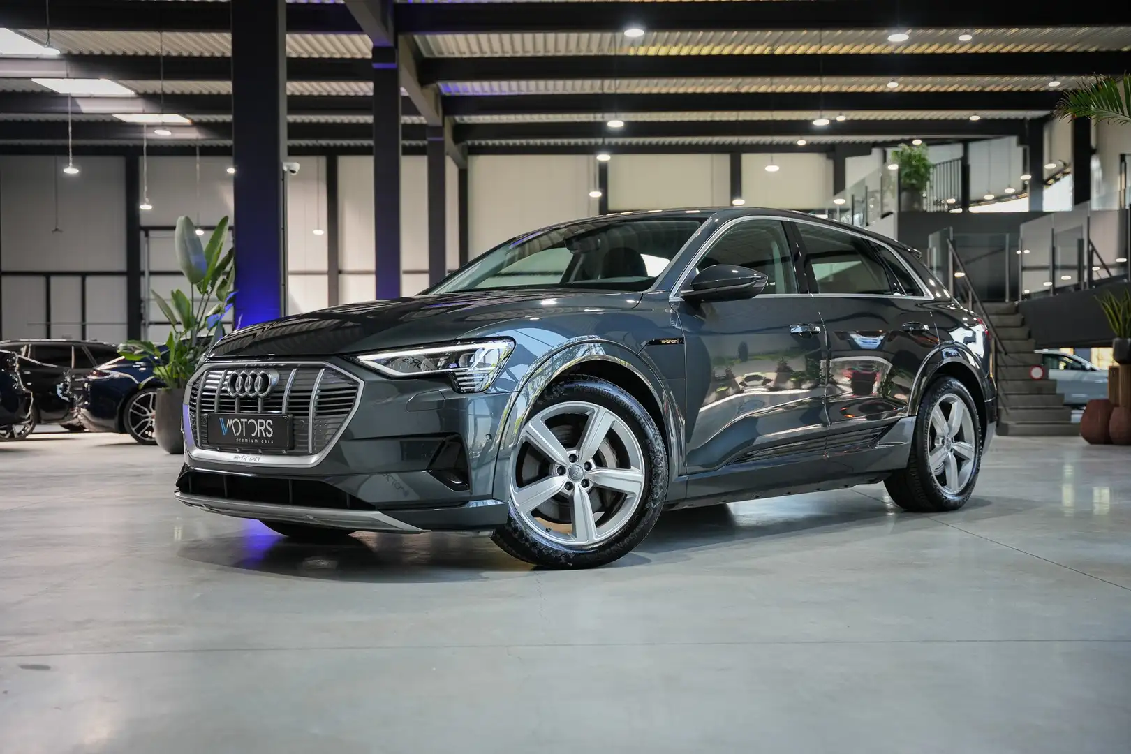Audi e-tron 71 kWh 50 Quattro - Belgische wagen - CC - Gris - 1