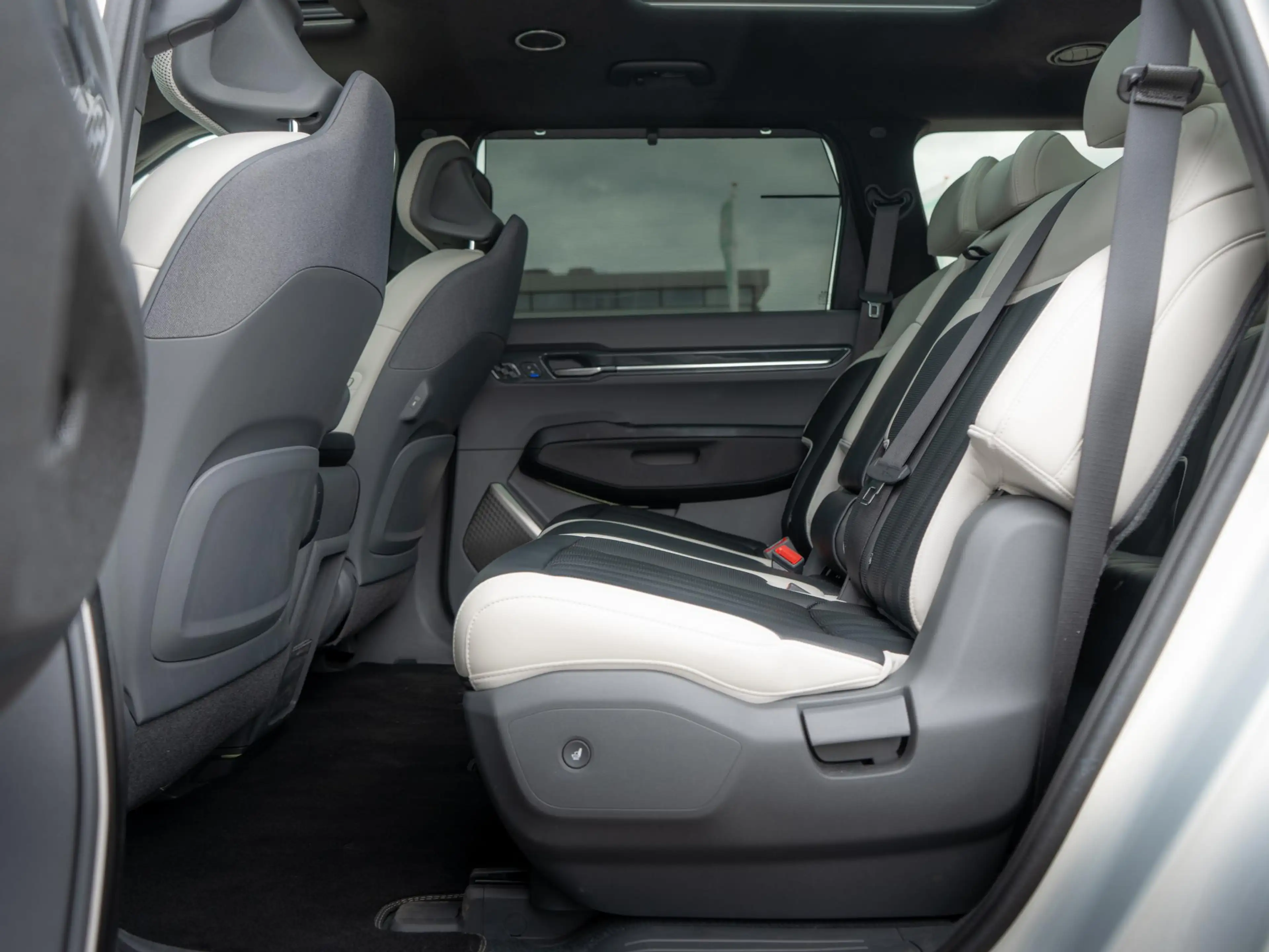 Kia EV9 GT-Line AWD 99.8 kWh | 7-Pers. | 21" | Head-Up | S — photo 12