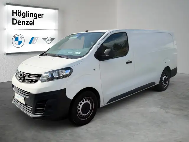 Opel Vivaro view 2