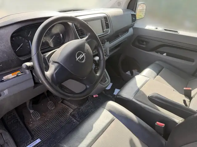 Opel Vivaro view 7
