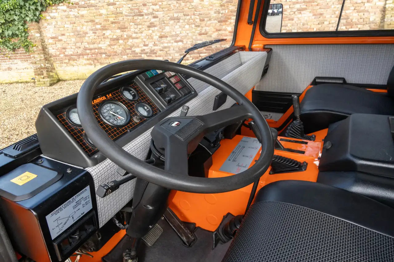 Laverda X4 "Civile - trasporto persone" Restored, foto 3