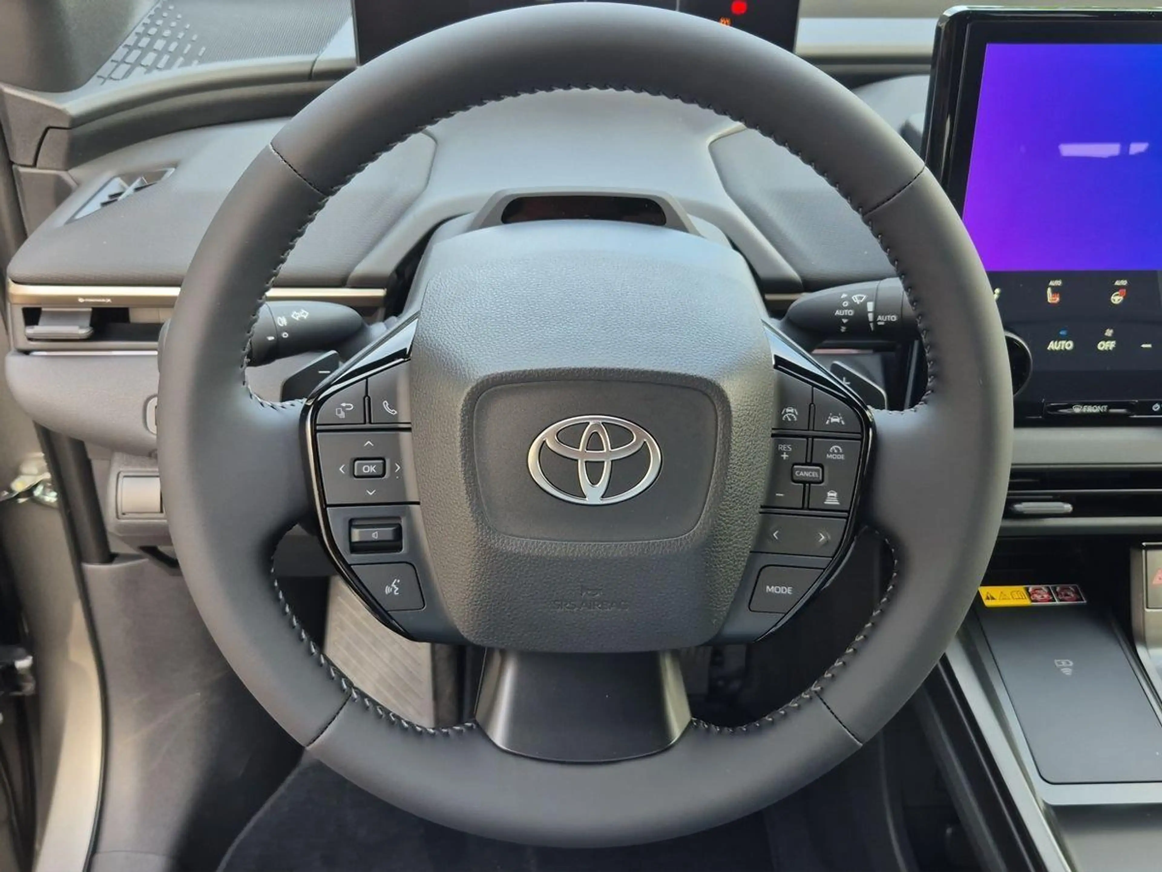 Toyota bZ4X FWD Teamplayer NAVI+MATRIX+ACC+360°+PDC+eHk — photo 12