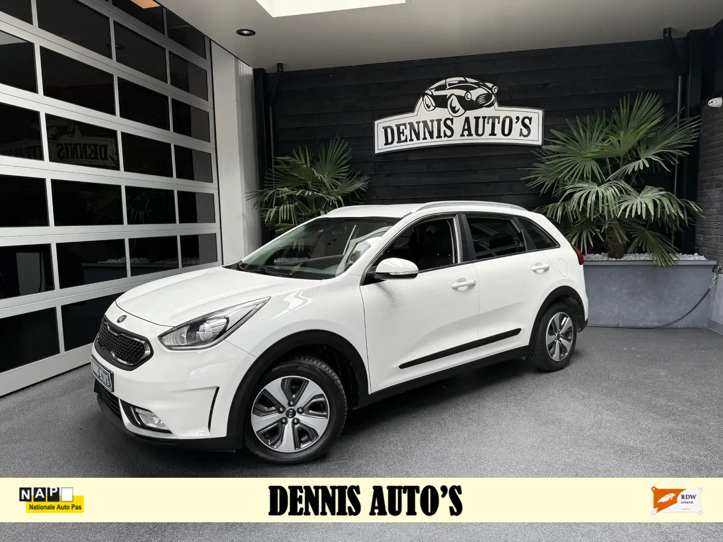 Kia Niro 1.6 GDi Hybrid ComfortLine Blanc - 1
