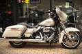 Harley-Davidson Street Glide 107 ***MOTO VERTE*** Argent - thumbnail 2