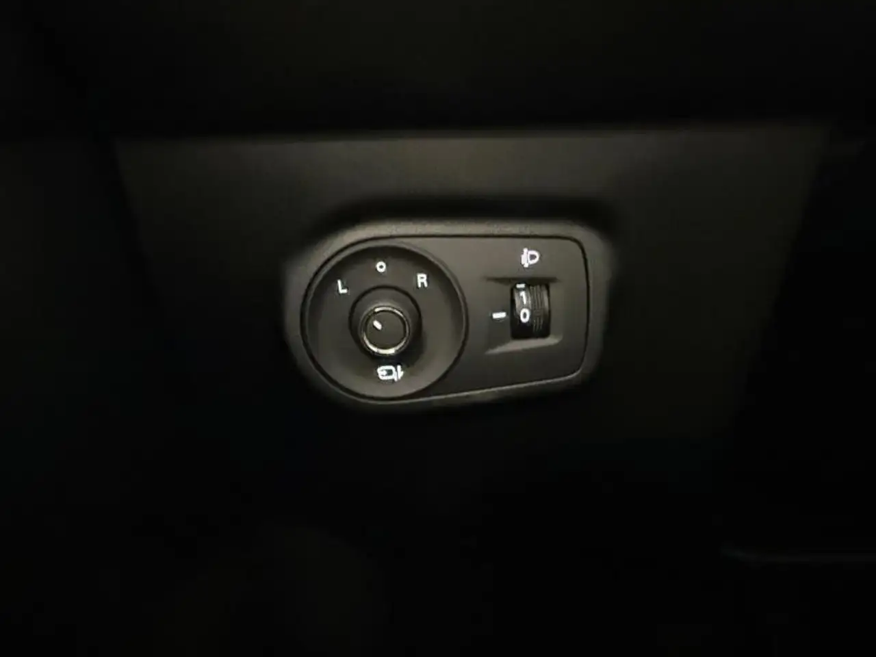 MG ZS 1.5 Hybrid+ Luxury FULL OPTION!, миниатюра 27