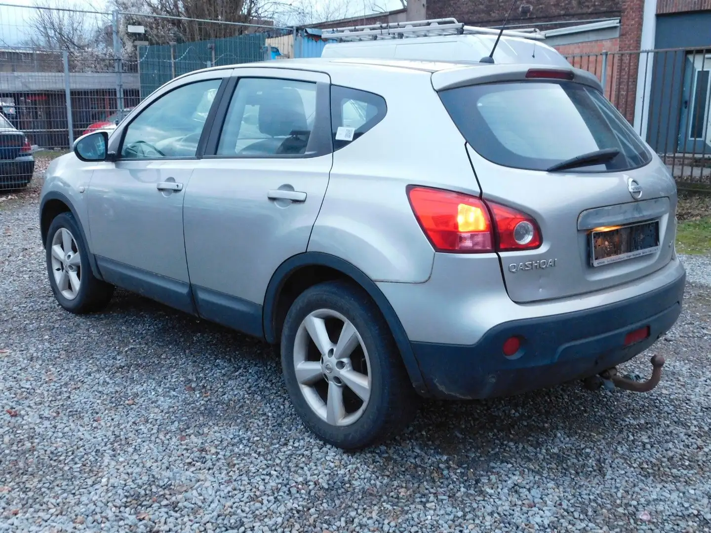 Nissan Qashqai 2.0 dCi DPF acenta Silber - 2