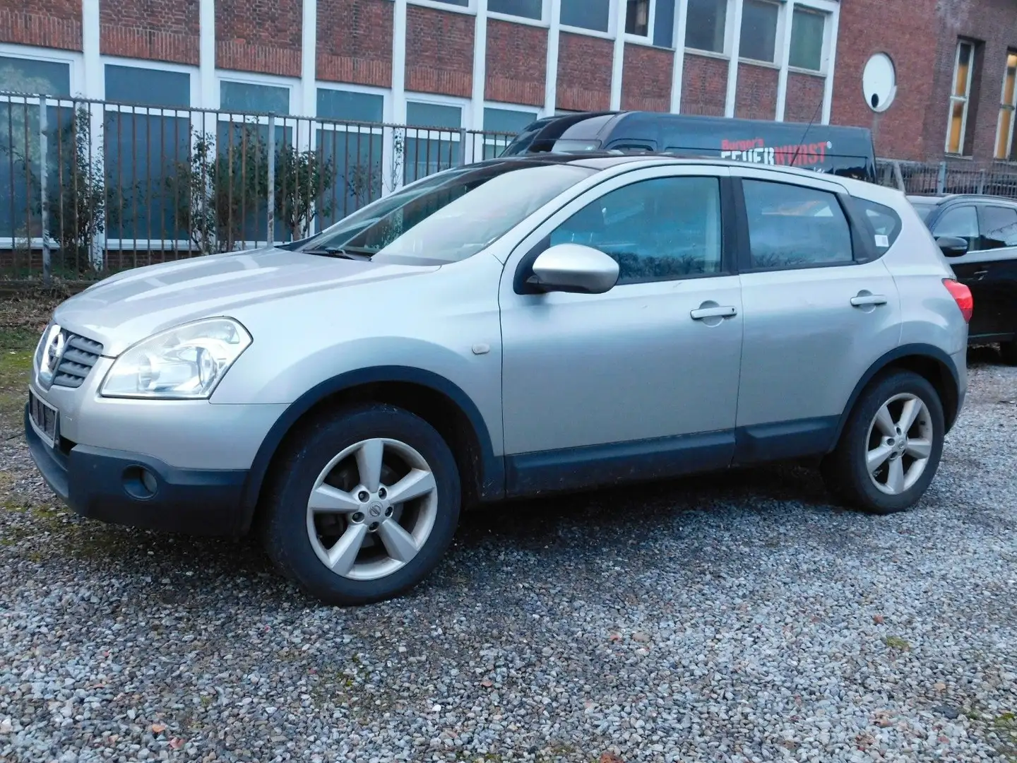 Nissan Qashqai 2.0 dCi DPF acenta Silber - 1