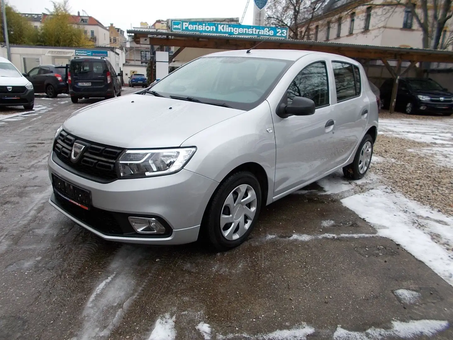 Dacia Sandero SCe 75*KLIMA*SV*ZV*el.FH*1te Hand* Silber - 1