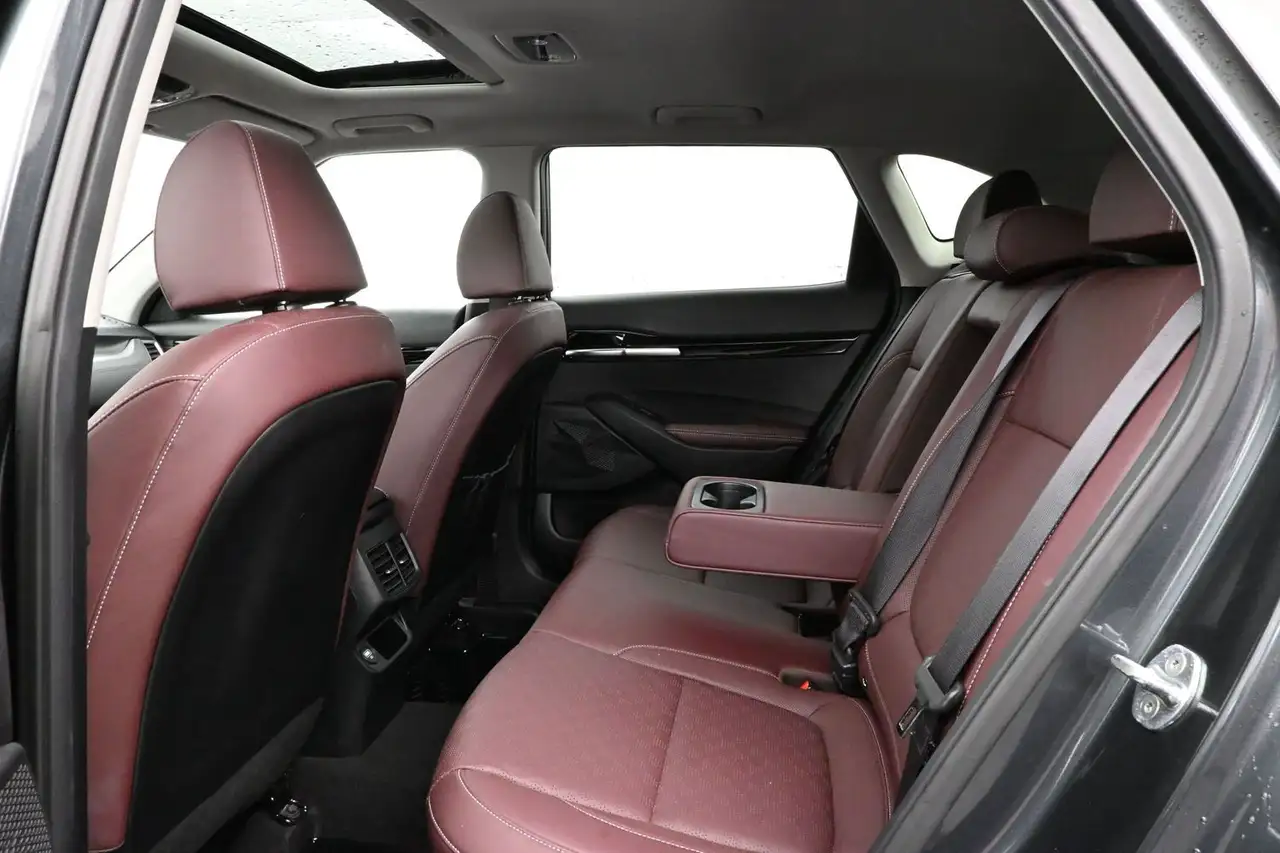 Kia Seltos снимка Kia Seltos