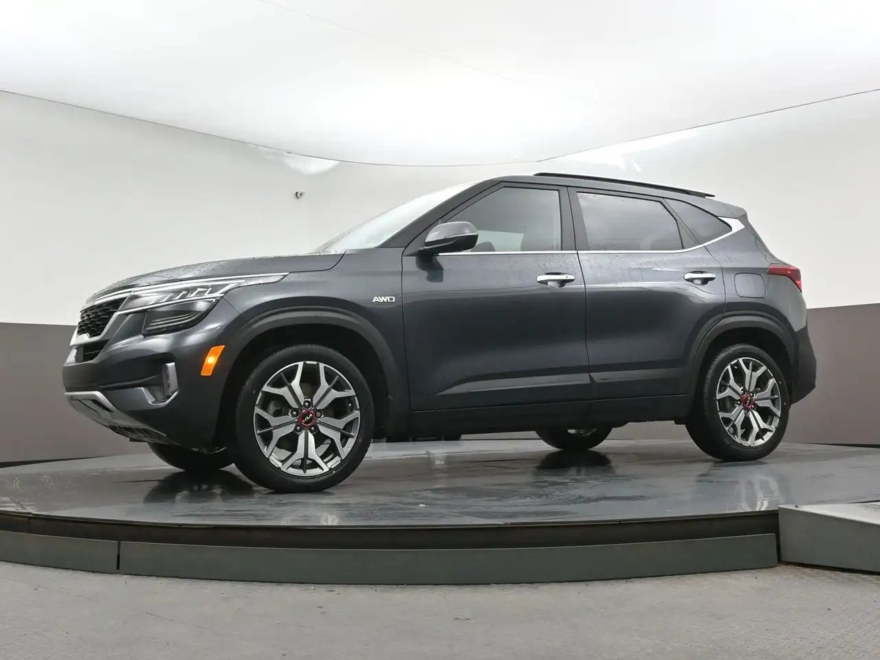 Kia Seltos снимка Kia Seltos
