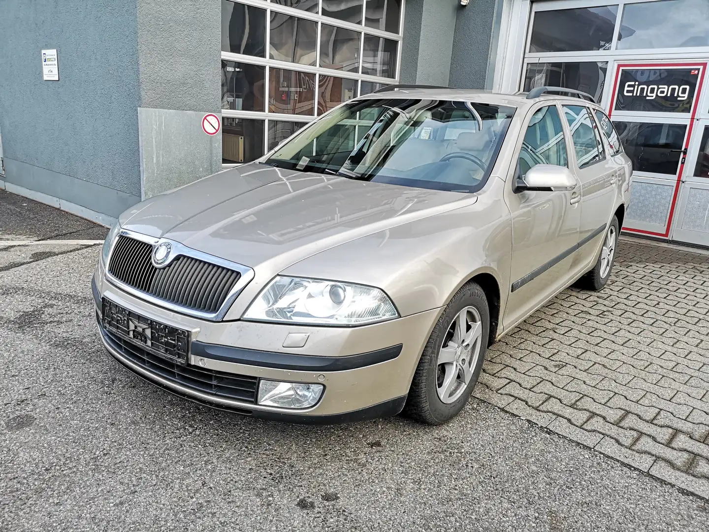Skoda Octavia 2.0 TDI Vollleder MemorySitz Bi-Xenon Klimatronik Beige - 2