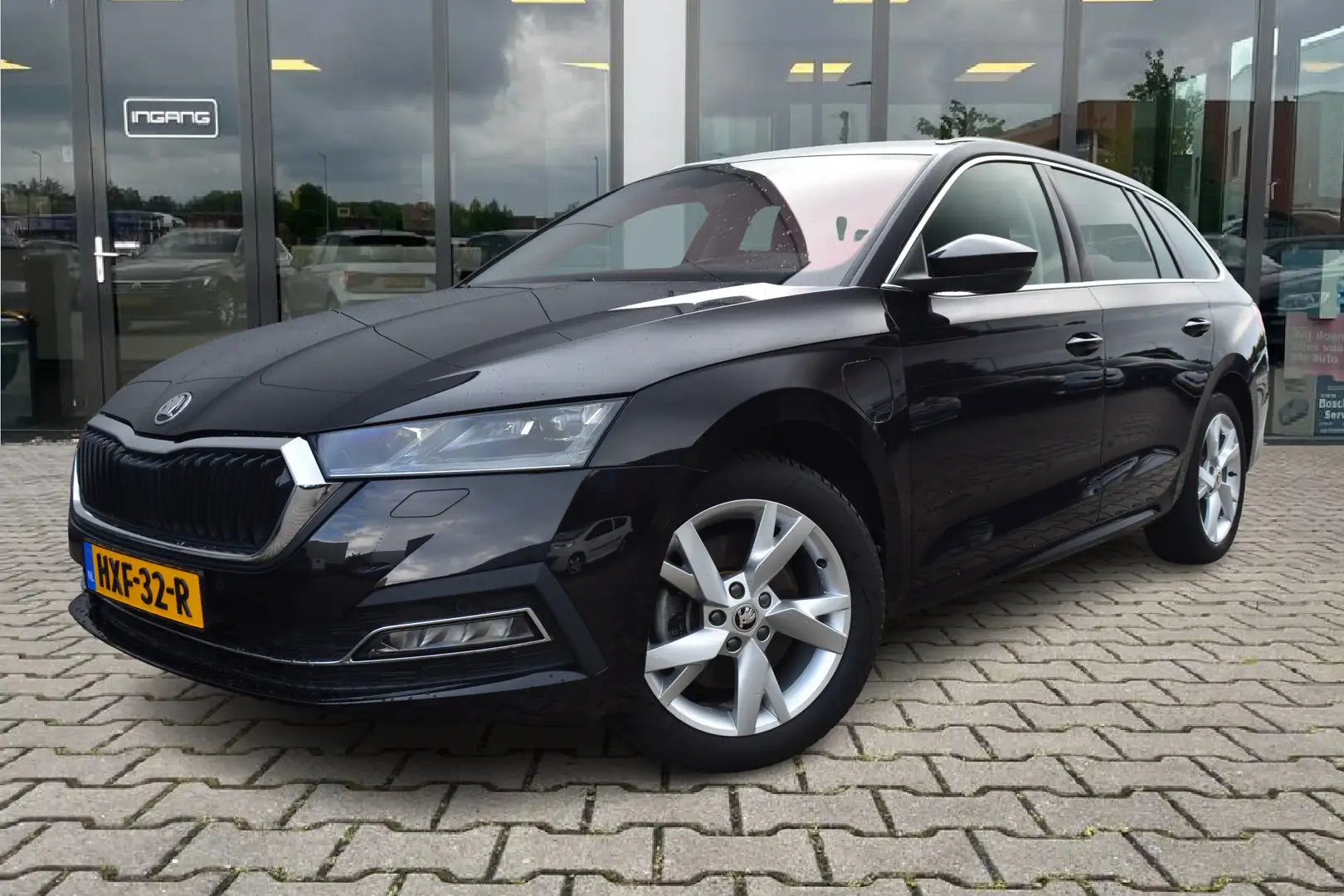 Skoda Octavia Combi 1.4 TSI iV PHEV Business Edition Plus | ACC Zwart - 1