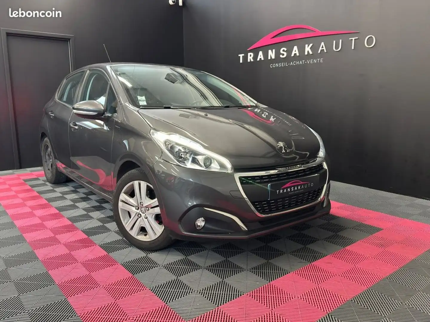 Peugeot 208 1.2 82ch BVM5 Signature PREMIÈRE MAIN RÉVISION À J Gris - 1