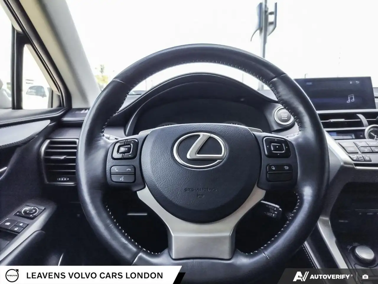Lexus NX снимка Lexus NX