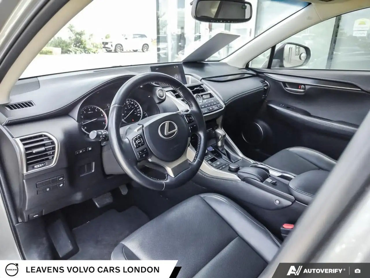 Lexus NX снимка Lexus NX