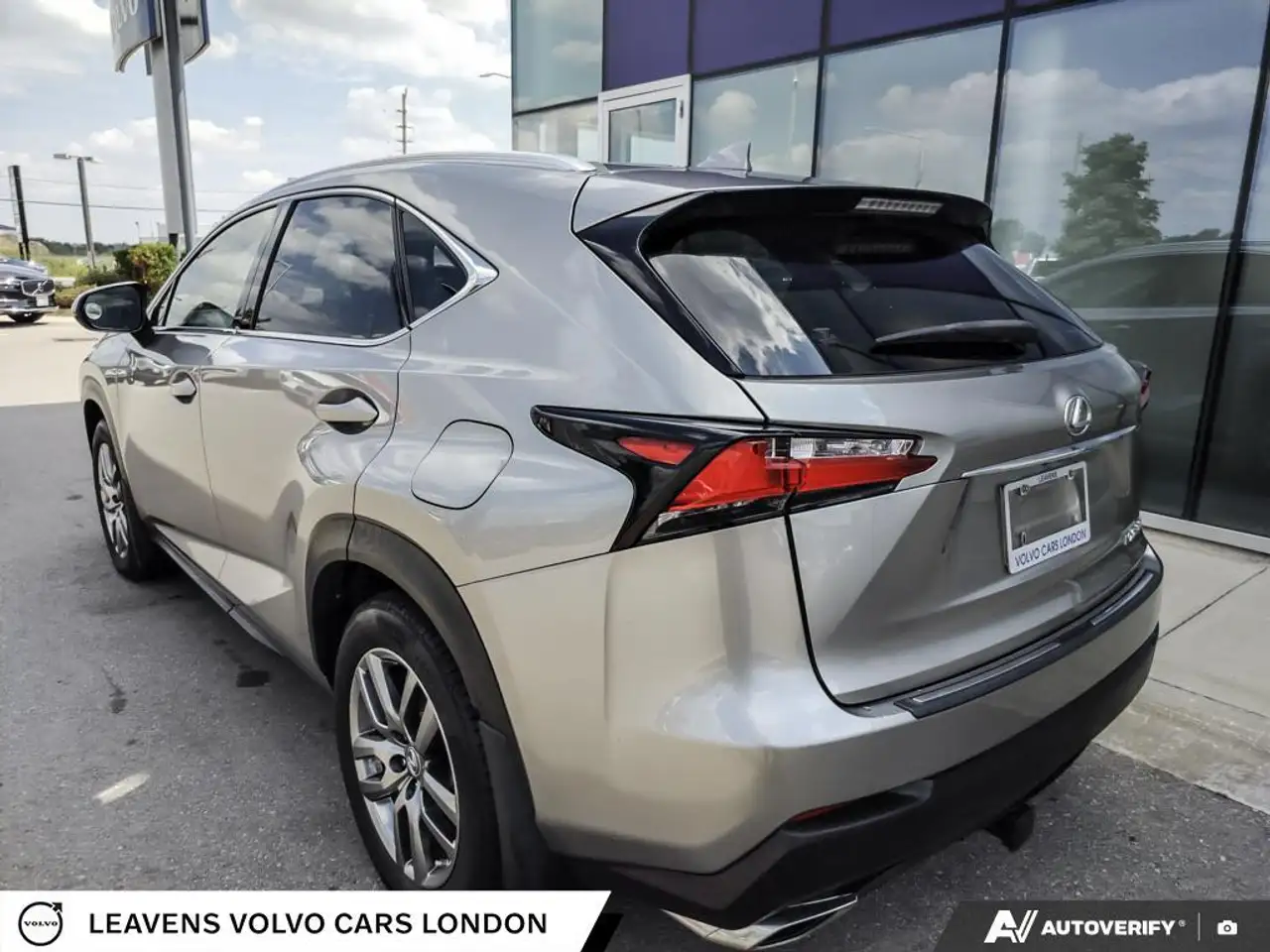 Lexus NX снимка Lexus NX