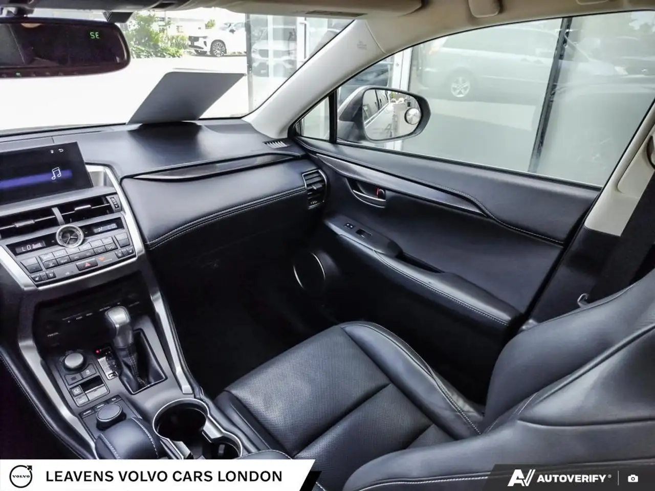 Lexus NX снимка Lexus NX