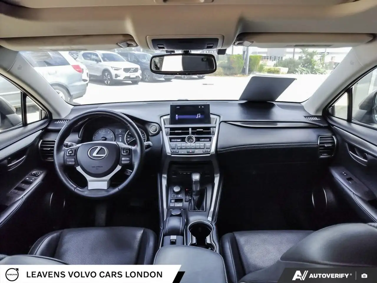 Lexus NX снимка Lexus NX