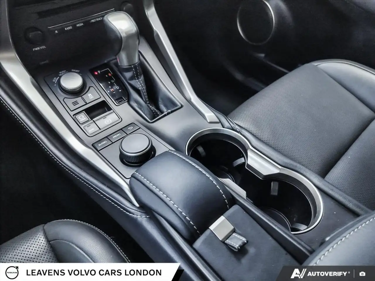 Lexus NX снимка Lexus NX