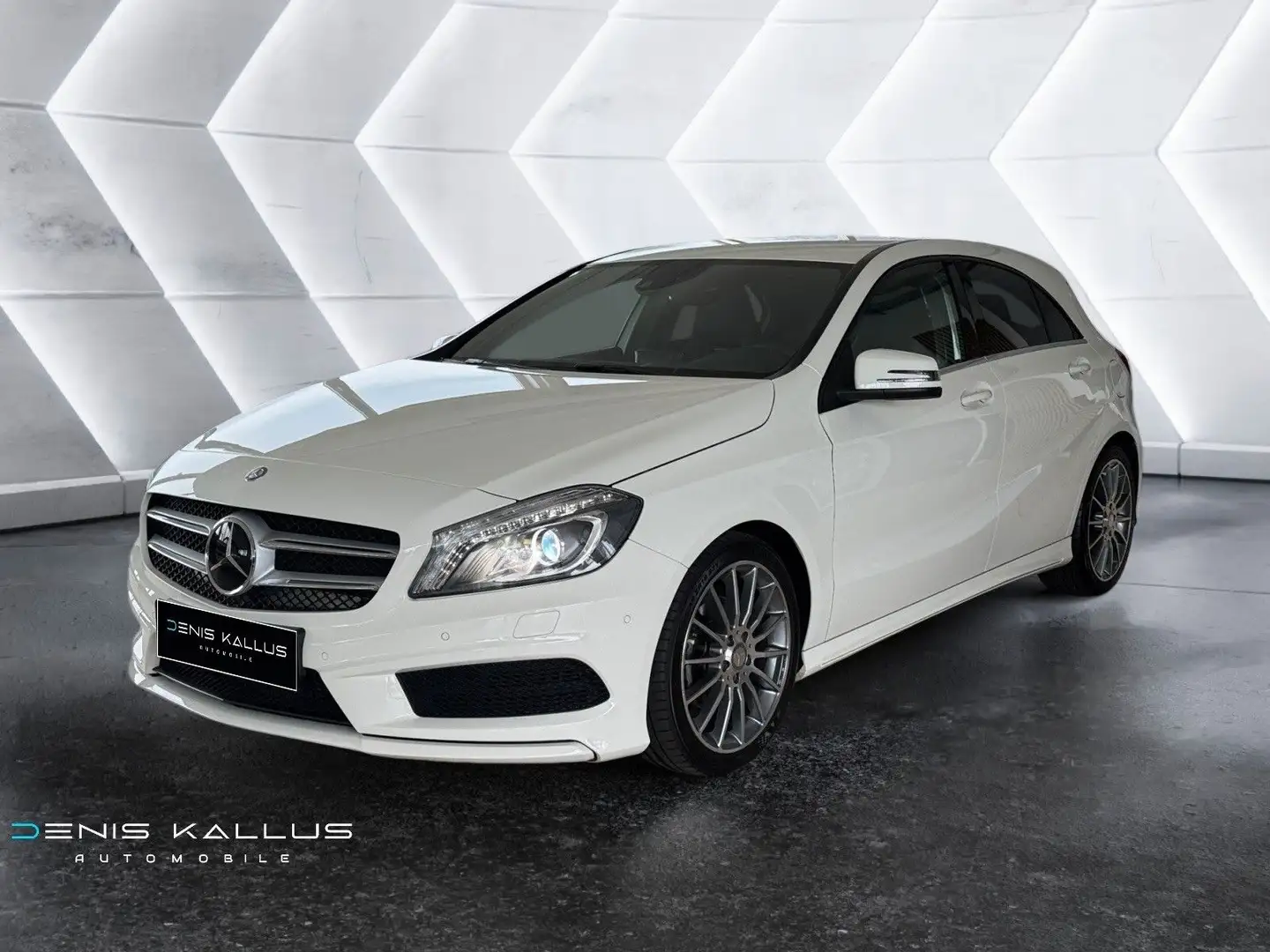 Mercedes-Benz A 200 AMG Sport/-Line /HarmannKardon/Leder/AMG Blanco - 1