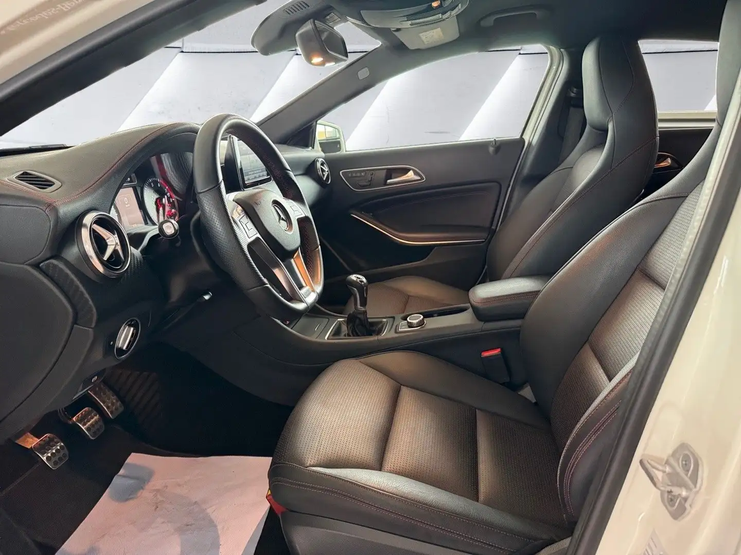 Mercedes-Benz A 200 AMG Sport/-Line /HarmannKardon/Leder/AMG Blanco - 2