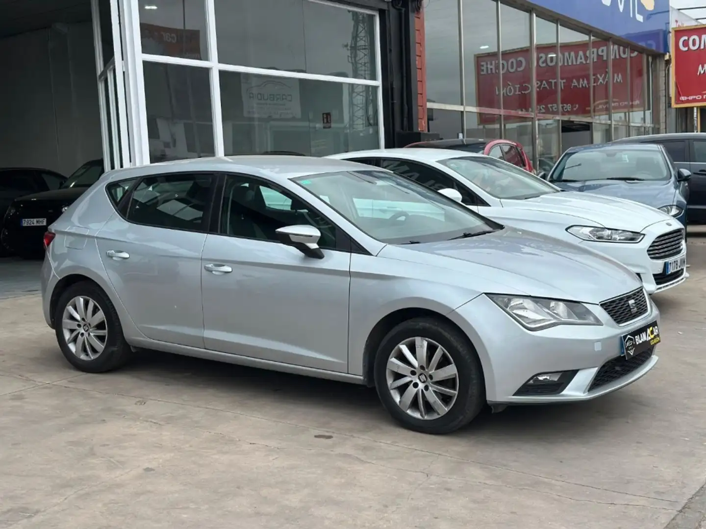 SEAT Leon ST 1.6TDI CR S&S Reference 110 Plateado - 2