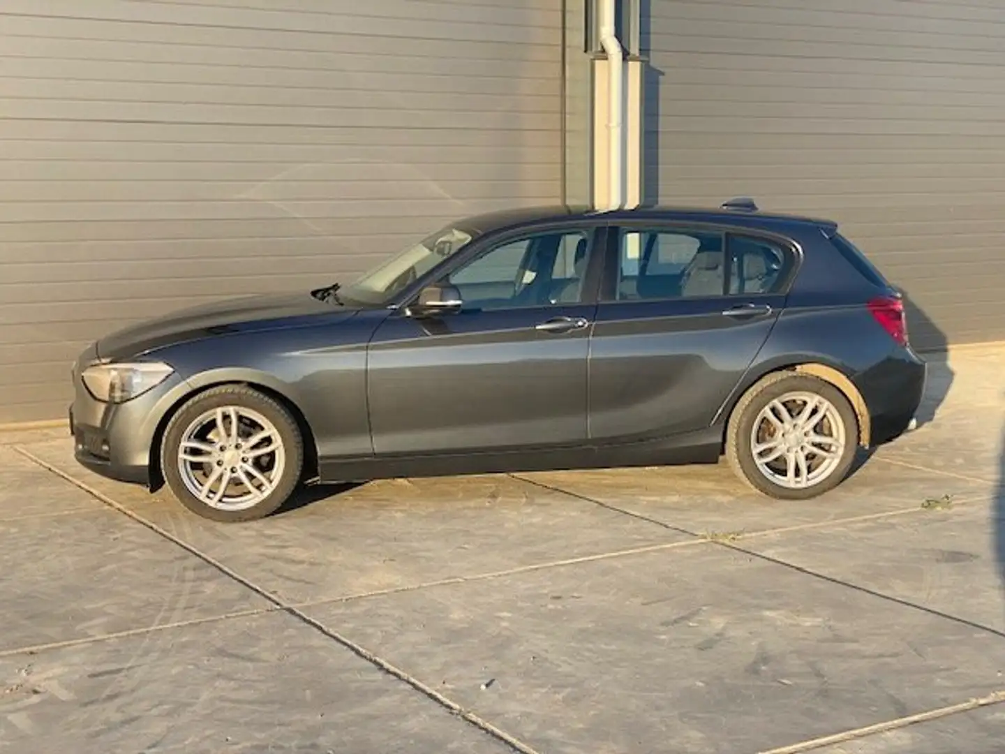 BMW 116 116 Business Grijs - 2