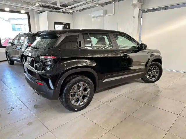 Jeep Avenger view 3