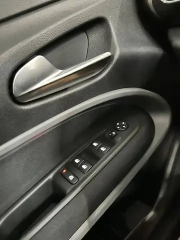 Jeep Avenger view 8
