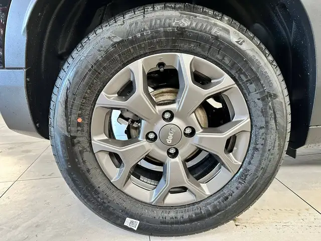 Jeep Avenger view 14