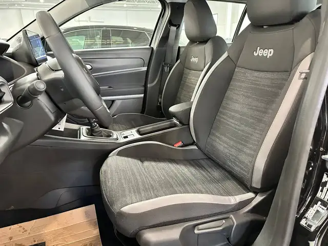 Jeep Avenger view 5