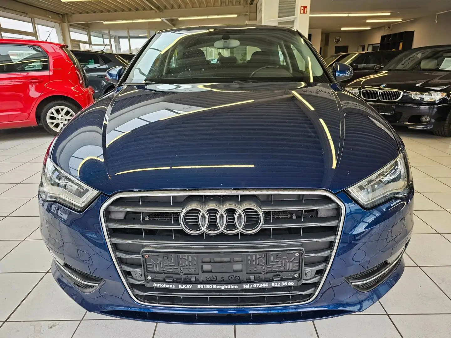 Audi A3 attraction Blau - 2