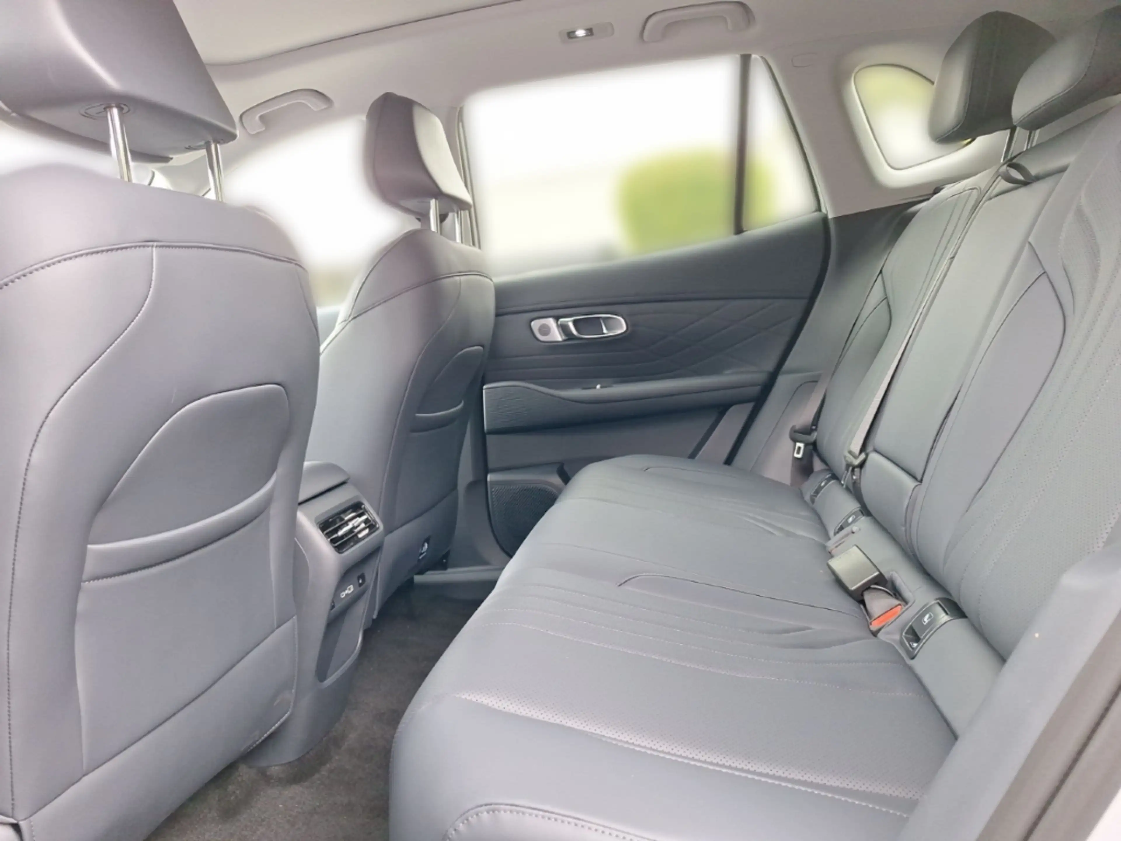 Geely Starray EM-i MAX+ *360 Grad Kamera*Massagesitze* — photo 11