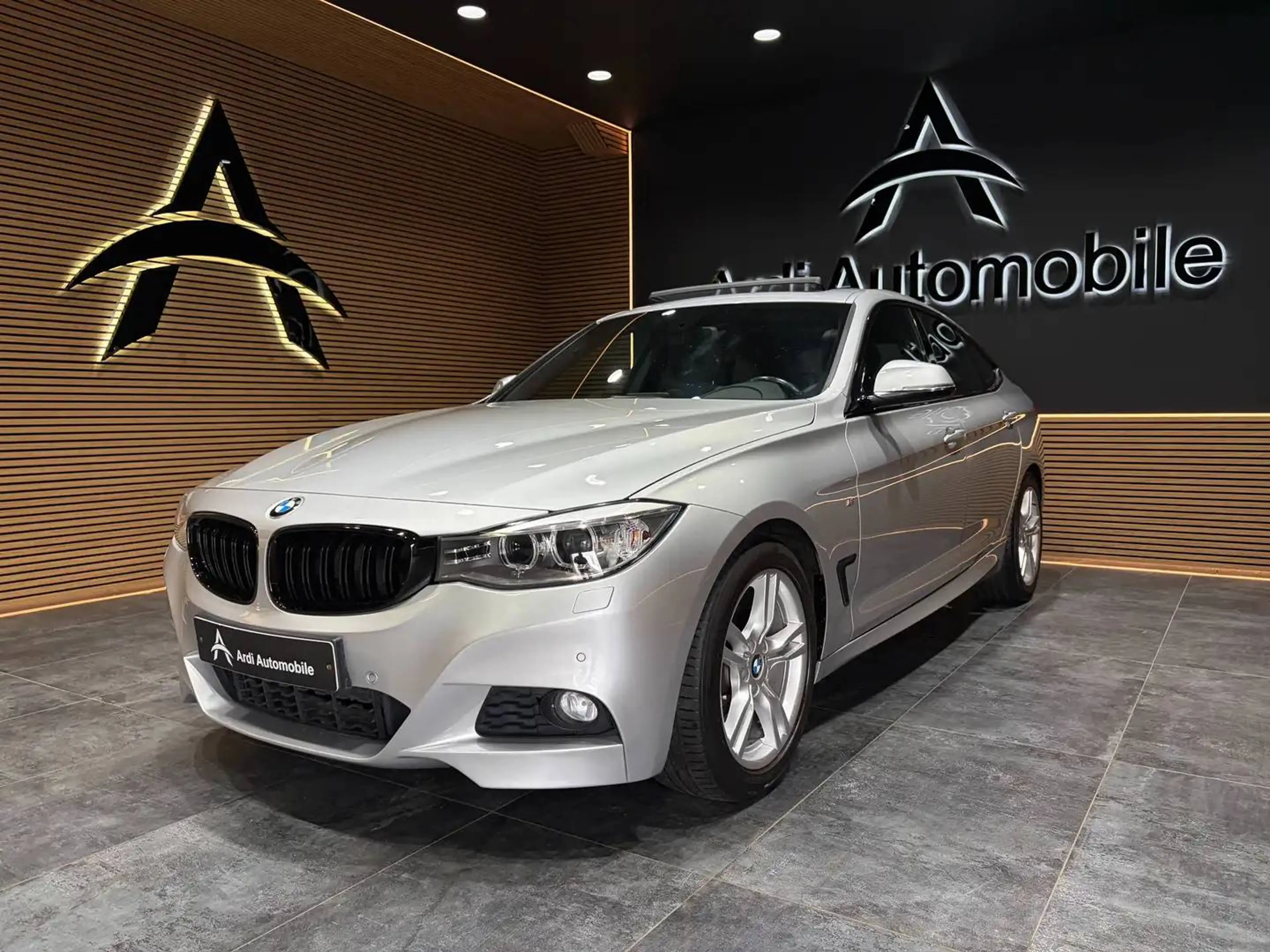 BMW 318 dA Gran Turismo *PACK M*TOIT OUV+PANO*LED*1ER PROPRIO*GARANTIE