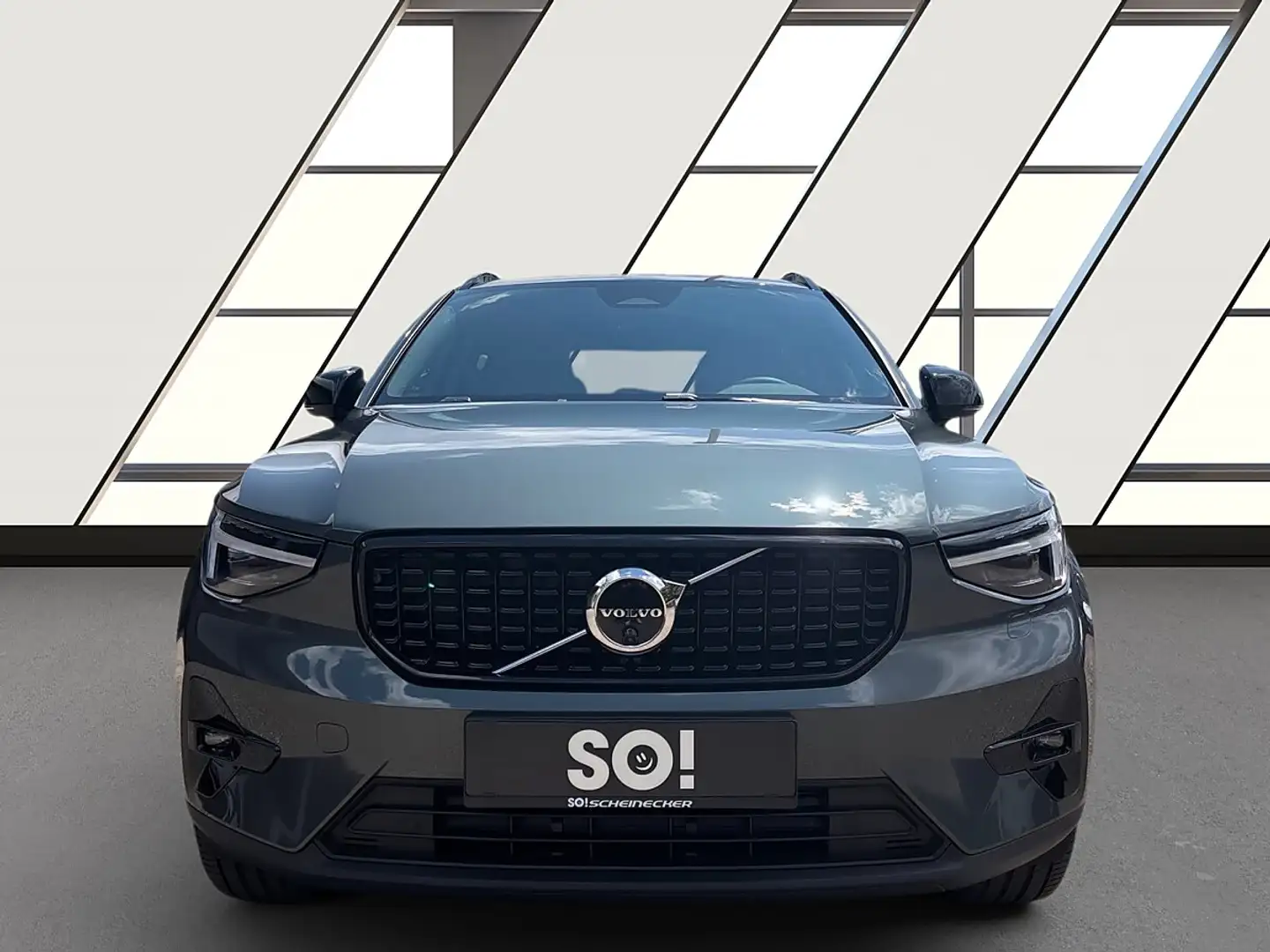 Volvo XC40 B3 Plus Dark Grün - 2