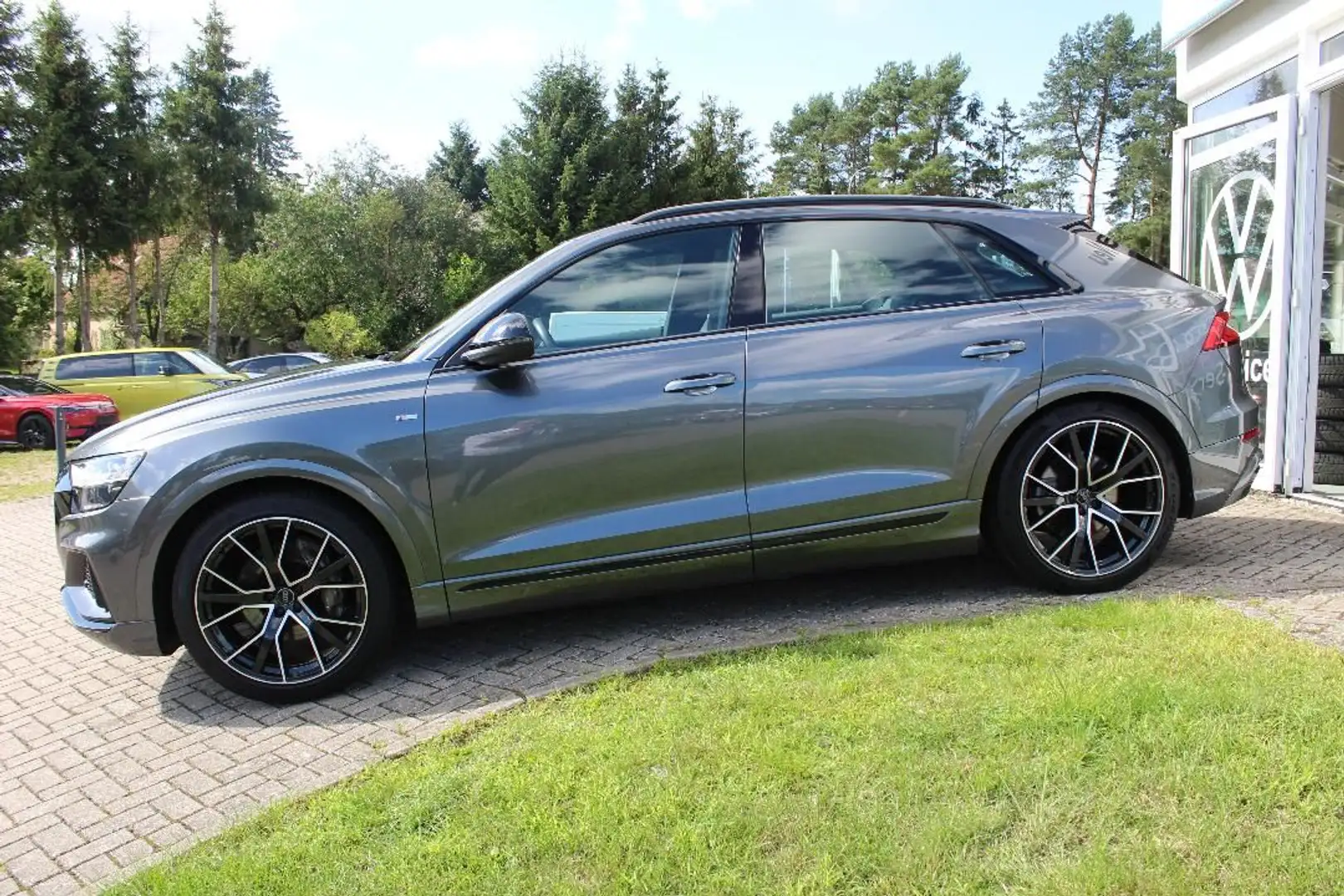 Audi Q8 SUV Q8 50 TDI 4x4 S Line HUD Sthz. B&O Panor. Silber - 2