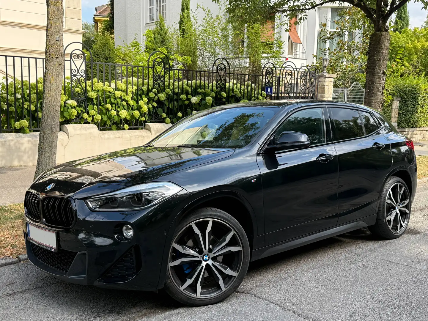 BMW X2 M X2 sDrive 18d M Sport Aut. M Sport Schwarz - 1