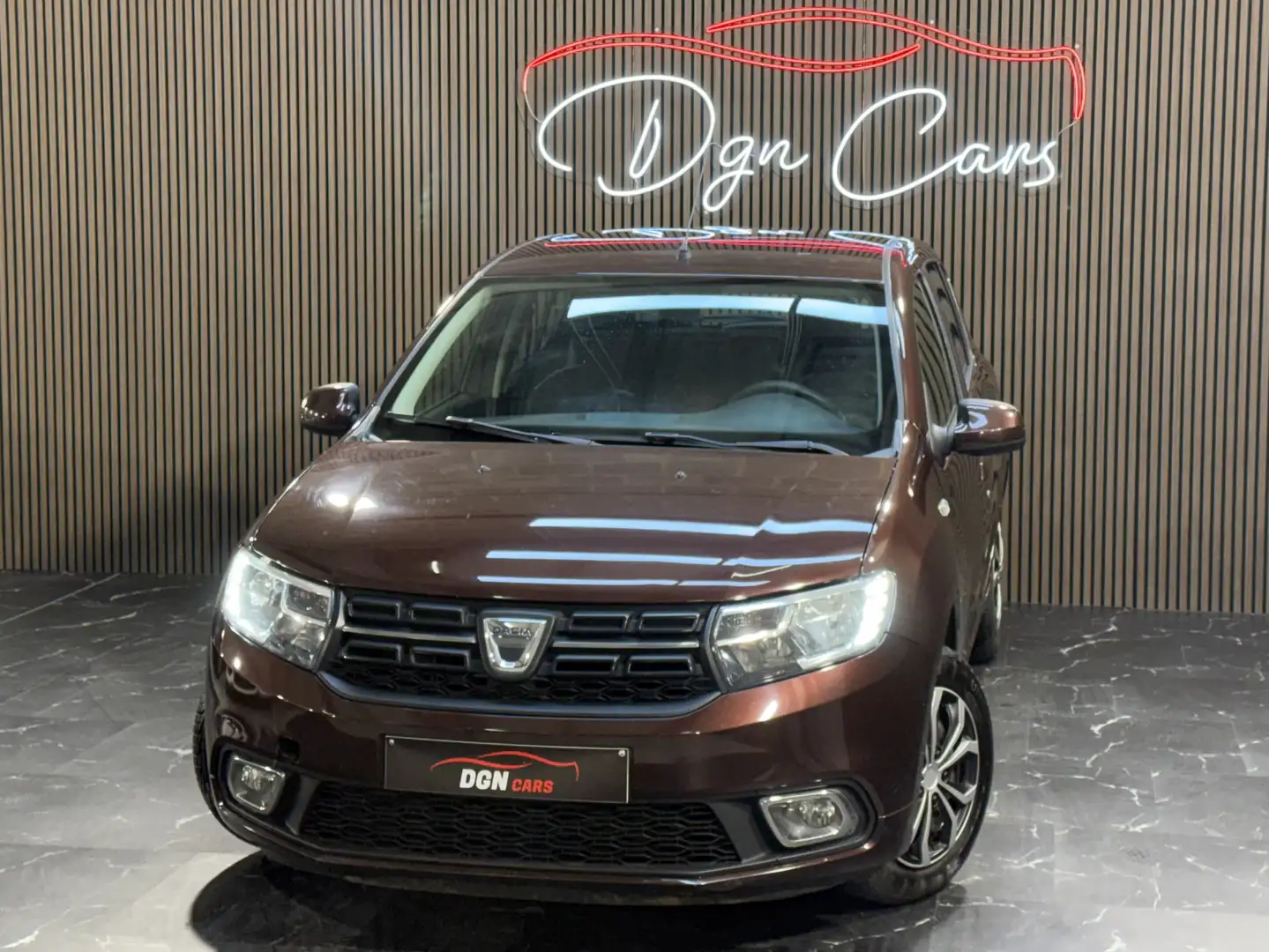 Dacia Sandero Sandero 1.0i SCe Sandero Коричневий - 1