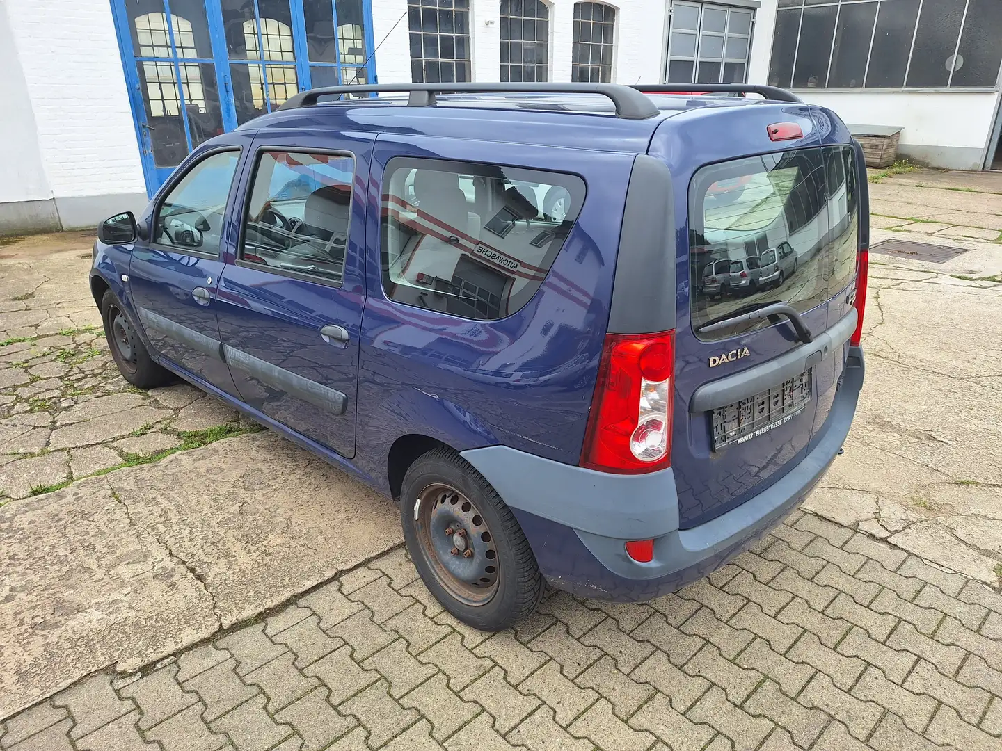 Dacia Logan Basis Синій - 2