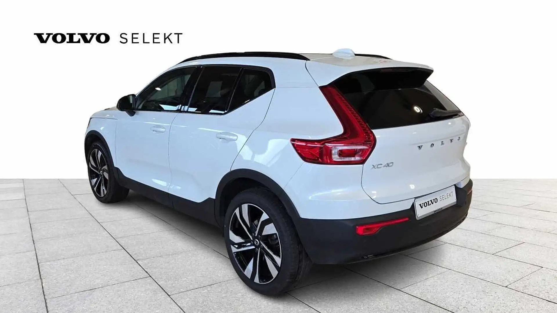 Volvo XC40 B3 Mild-Hybrid, Benz, Dark Plus, 2 jaar SELEKT waa Wit - 2
